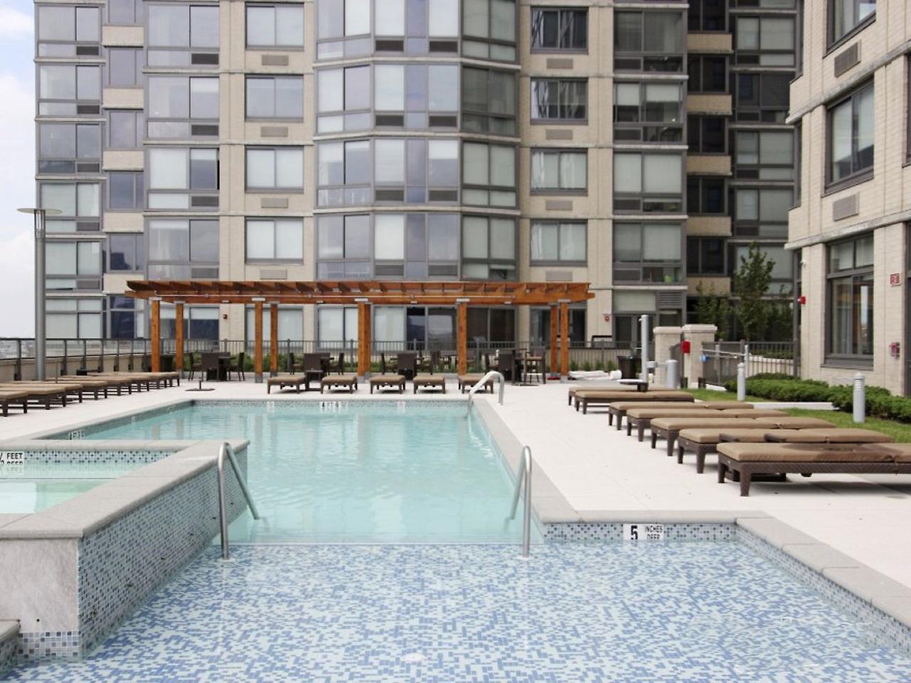 Global Luxury Suites At Metropolitan 泽西 外观 照片